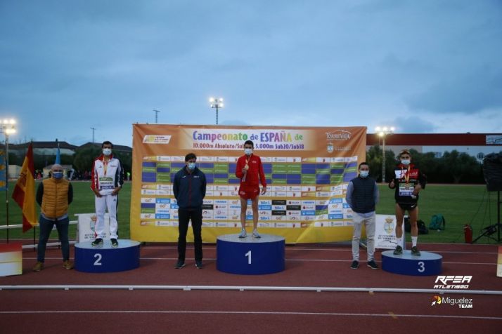 Podium con Juan Antonio Pérez, Jesús Ramos y Raúl Celada. /RFEA