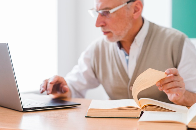 Castilla y León pretende aprovechar la experiencia de los profesores jubilados