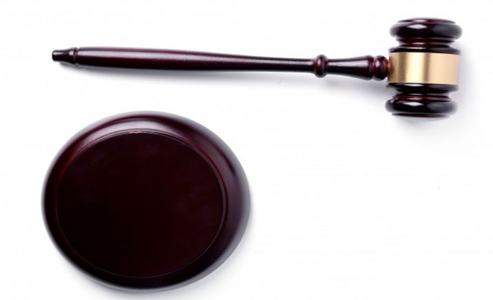 Desestimada la demanda de una mujer que reclamaba 75.000 € por golpearse la cabeza con una señal turística en León