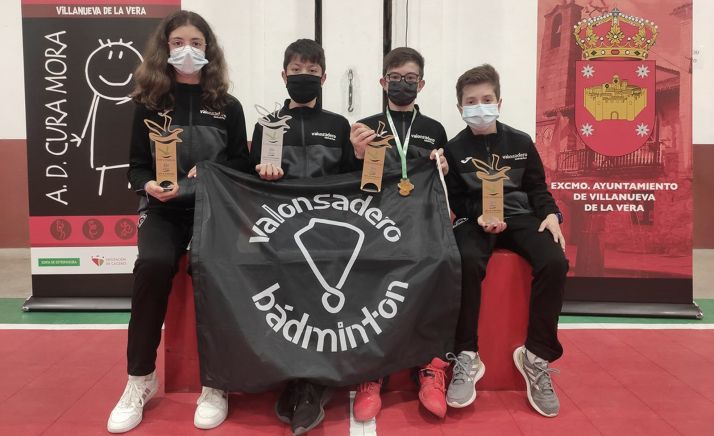 Numerosos podios para el Valonsadero Bádminton en Cáceres