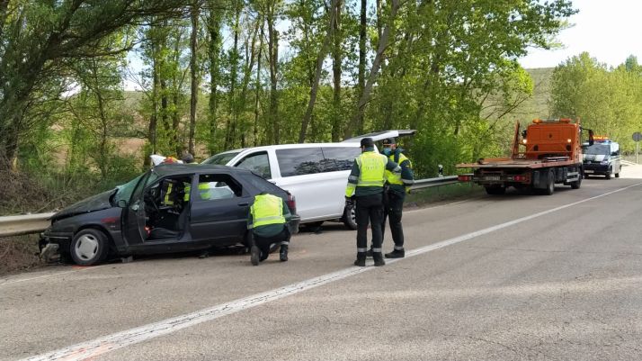 Dos vallisoletanos pierden la vida en un grave accidente de tráfico en Almazán