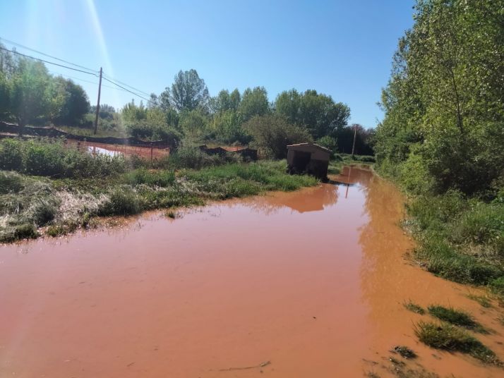 Vídeo: El agua causa estragos en Boós