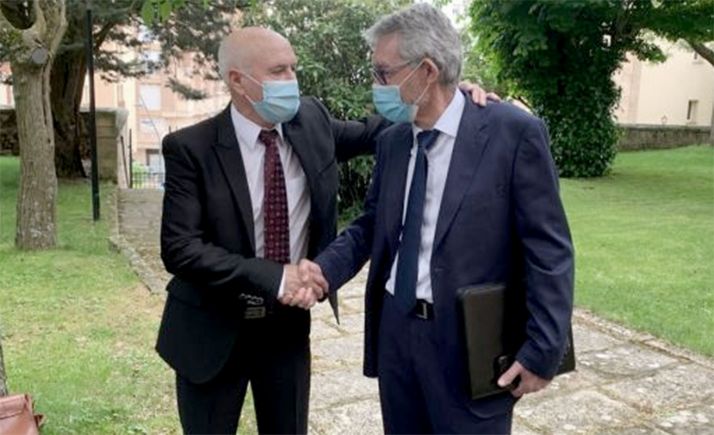 Andrés García y Pascual López en la asamblea.