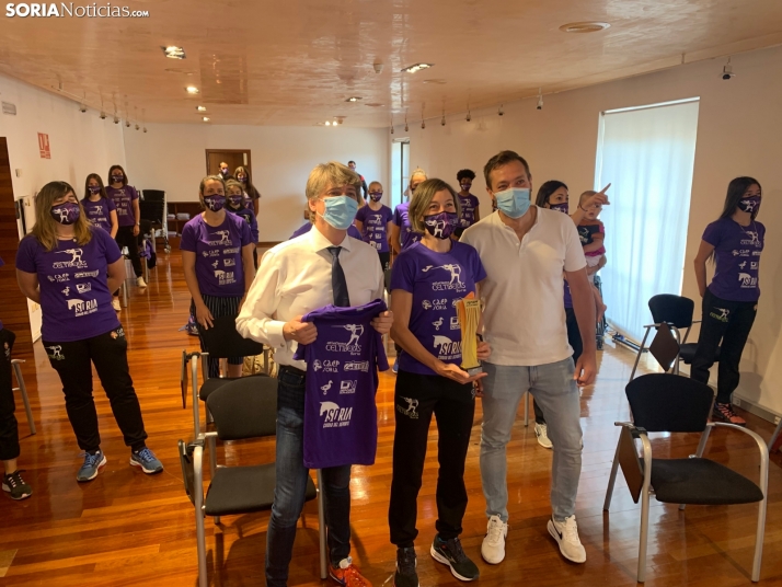 Las Celtíberas celebran su ascenso en el Ayuntamiento de Soria