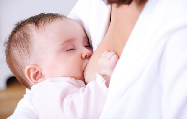 La leche materna de mujeres infectadas y vacunadas contiene anticuerpos frente a la COVID-19