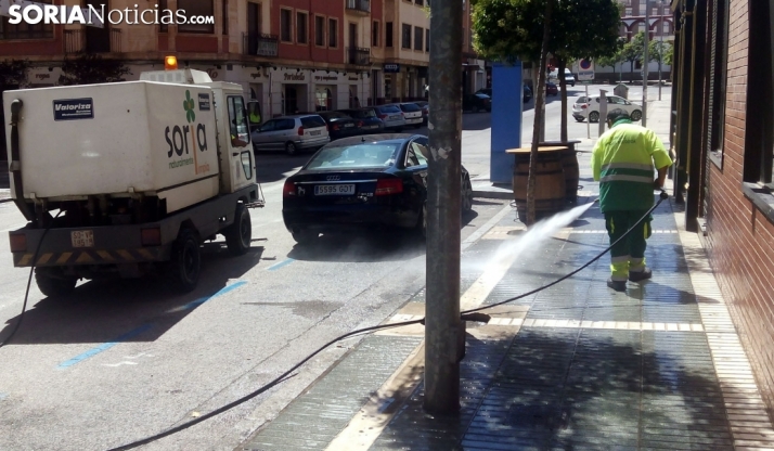 El plan especial de limpieza de aceras en verano costará 19.000 euros