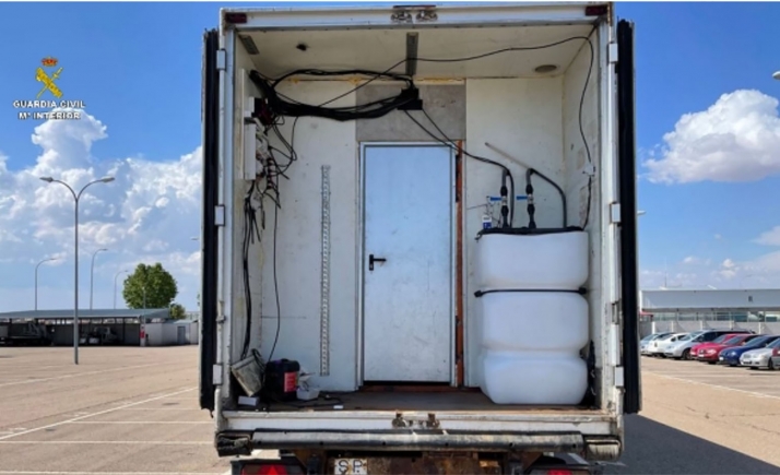 Desarticulada una organización con plantaciones de marihuana dentro de camiones en Castilla y León 