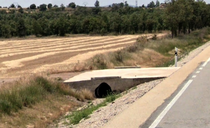 Señalizaciones Villar instalará los elementos de protección de accesos en 131 pasos salvacunetas de carreteras de la provincia