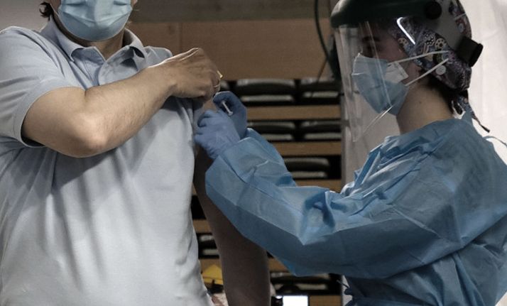 A mediados de la próxima semana concluirá la administración de las primeras dosis a mayores de 49 años