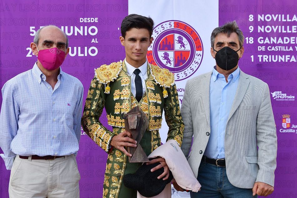 Manuel Diosleguarde triunfa en la gran final de El Espinar - Fotos: Circuito Novilladas Cy