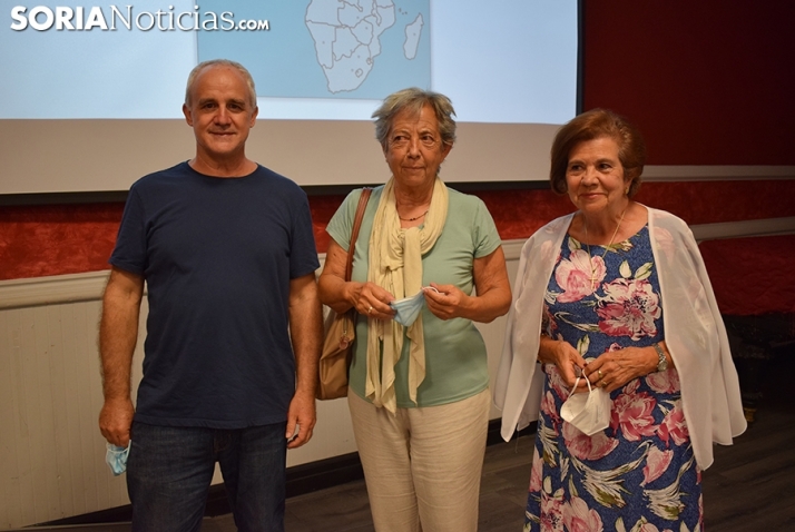 José Emilio Almajano, junto a responsables de Manos Unidas de Soria.