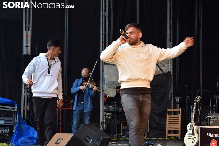 Calor en el escenario del Enclave del Agua a pesar del frío de la tarde
