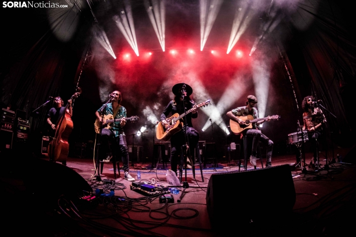 GALERÍA: M-Clan acompaña el ánimo estival adnamantino