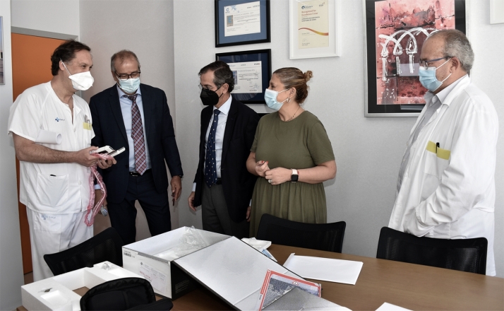 El ICSCYL entrega un ecógrafo al Hospital Santa Bárbara 