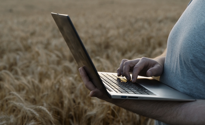 La Estrategia de Fomento del Desarrollo Tecnológico y Digitalización y la aplicación ‘Sativum’, mejorarán la competitividad y sostenibilidad de la agricultura regional