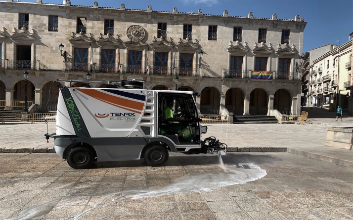 El Ayuntamiento prueba sistemas de limpieza con emisiones cero para incorporar al servicio