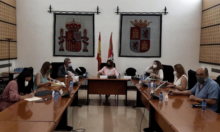 Prorrogado el acuerdo de medidas educativas por covid para docentes en Castilla y León