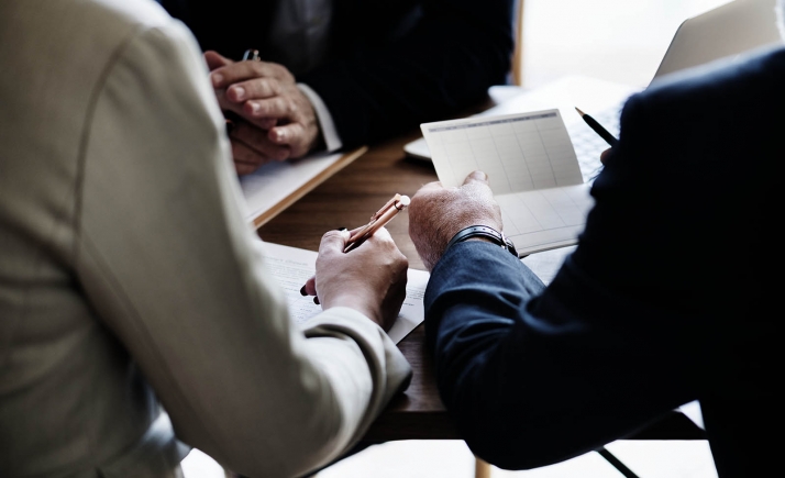 Castilla y León ahorra más de 30 M€ en intereses al refinanciar préstamos por valor de 1.000 millones