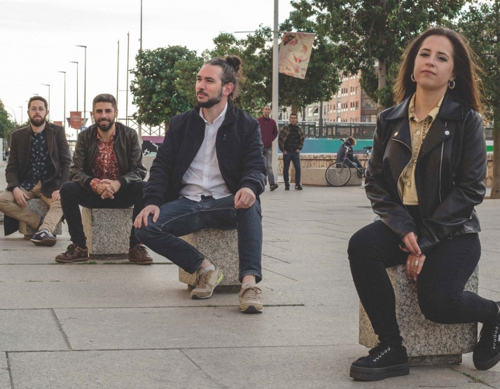 Sombra Doble rinde tributo al indie español en San Esteban