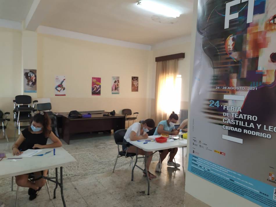 Foto 4 - 65 jóvenes participan en el proceso de formación de cara a la 24ª Feria de Teatro  