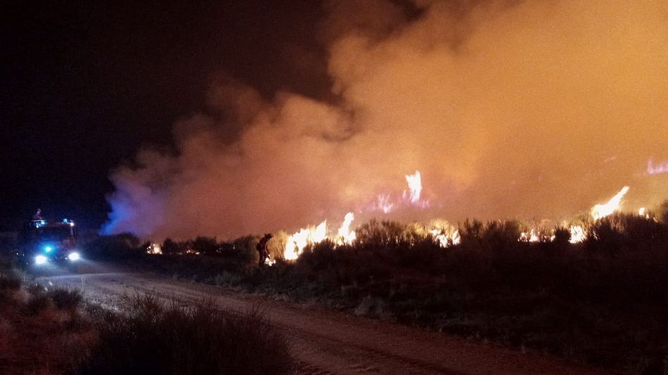 Estado del incendio en Navalacruz anoche - UME