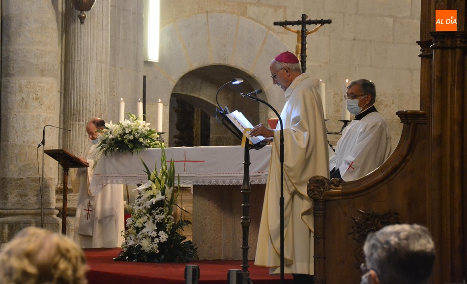 Foto 4 - La Catedral festeja a su patrona con una amplísima asistencia de fieles  
