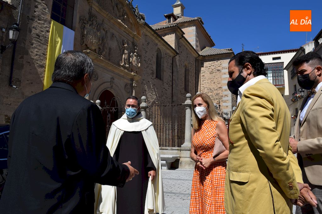 Foto 6 - El nuncio apostólico visita Alba de Tormes para peregrinar al sepulcro de Santa Teresa
