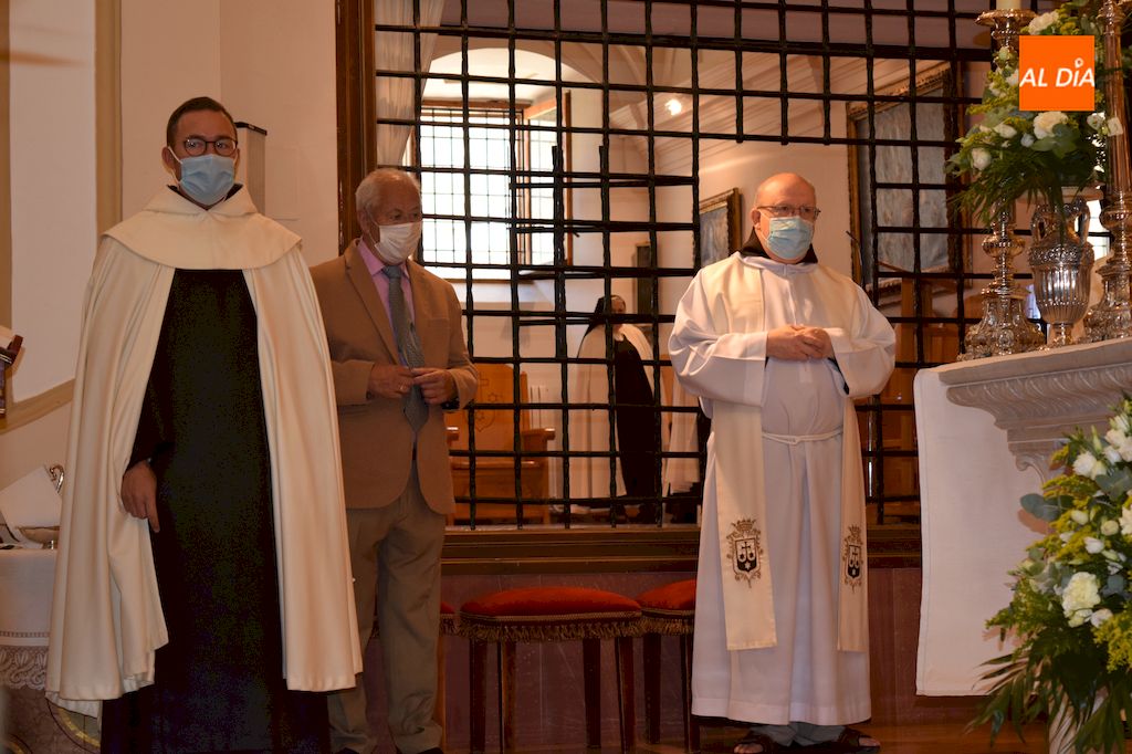 Foto 4 - El nuncio apostólico visita Alba de Tormes para peregrinar al sepulcro de Santa Teresa