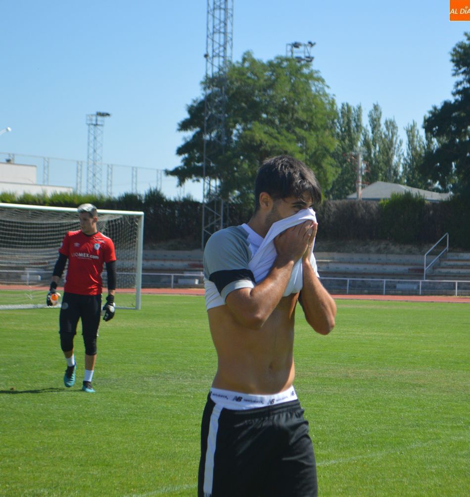 Foto 6 - Problemas físicos para Ibra Keita en la recta final del entrenamiento del Salamanca UDS