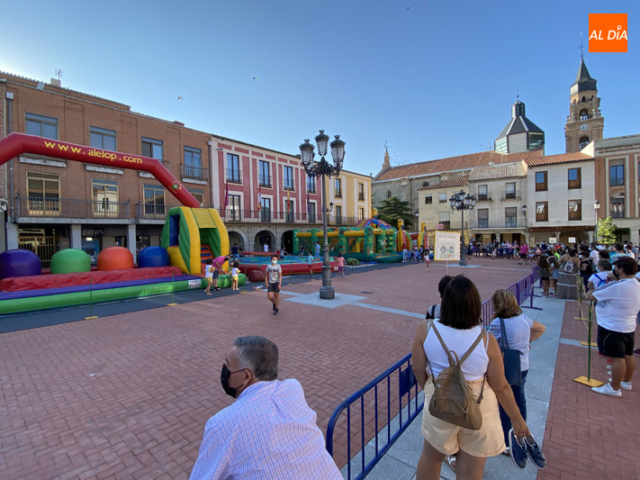 Foto 4 - Las plazas se convierten en un gran parque infantil de juegos 