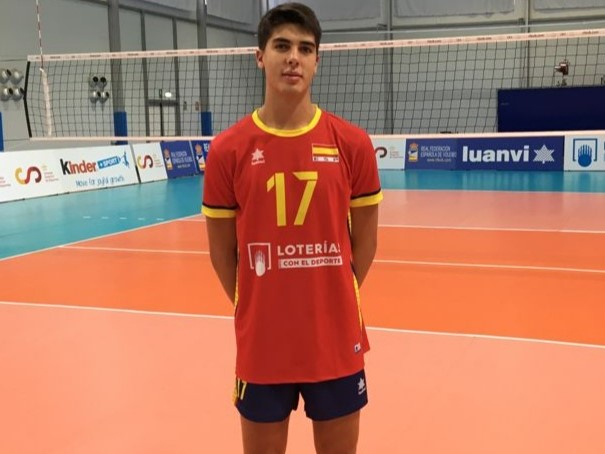 Lucas Lorente debuta con la selección española absoluta de voleibol 