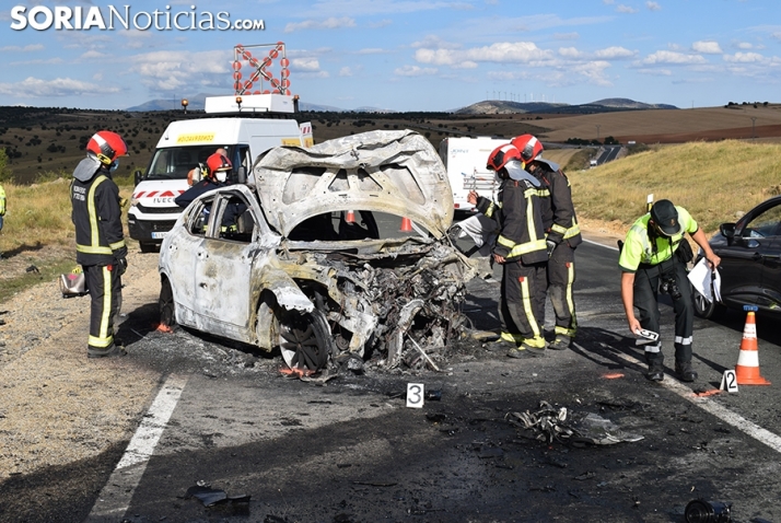  Dos fallecidos y dos heridos graves por un choque fronto-lateral en la N-122