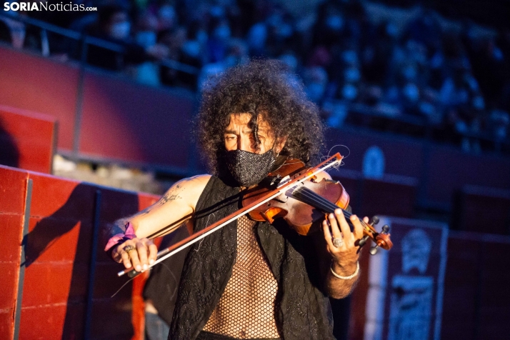 La fuerza de Ara Malikian descarga a golpe de violín en El Burgo de Osma
