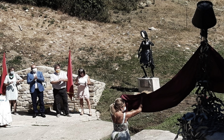 Dos nuevas esculturas realzan el entorno de Las Aldehuelas