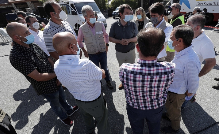 Mañueco anuncia actuaciones inmediatas para ayudar a los afectados por el incendio de Navalacruz y restaurar y proteger el terreno