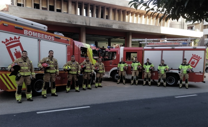 Los bomberos municipales renuevan su indumentaria