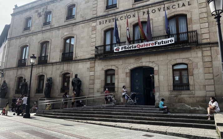 La Diputación entrega 200 tarjetas del Cheque bebé