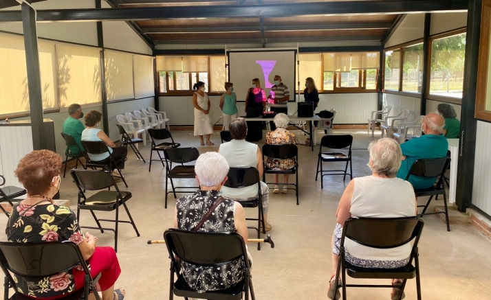 Yolanda de Gregorio se reúne con la Asociación de Jubilados y Pensionistas de Liceras