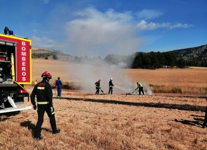 Los bomberos de la capital sofocan un conato de incendio en Fuentetoba