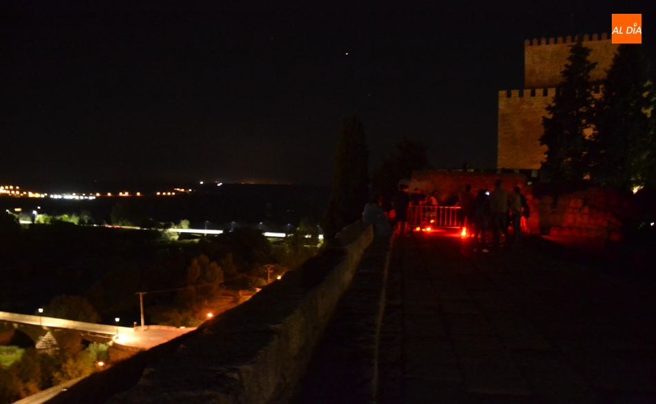 Foto 5 - Espléndida noche de observación estelar desde varios rincones de la muralla  
