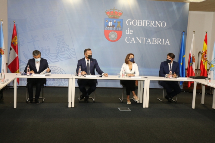 Castilla y León junto a 3 comunidades más se unen contra la gestión del lobo