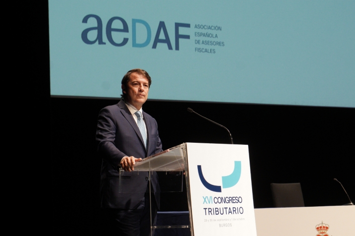 Mañueco recalca que Castilla y León seguirá bajando impuestos