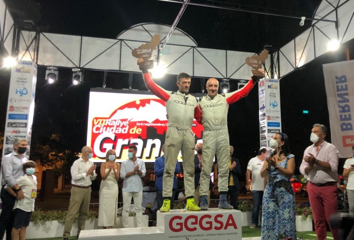 Agustín Álvaro se sube a lo más alto en Granada