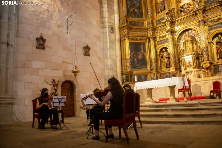 Galería: La JOSS deleita a los vecinos de Vinuesa