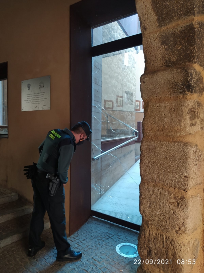 Un vecino de Almazán de 31 años investigados por daños en la muralla