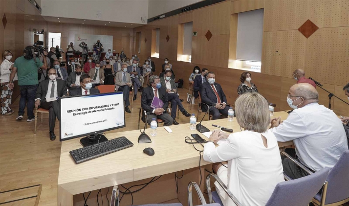 Casado avanza la creación de más 1.500 puestos de trabajo para la sanidad en el medio rural