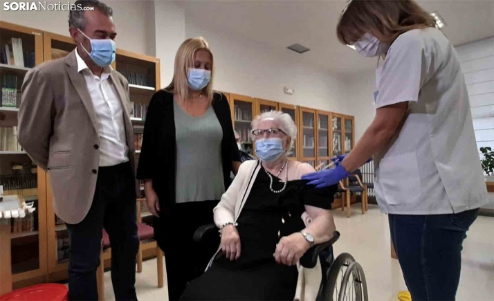 Comienza la administración de terceras dosis para los usuarios de residencias