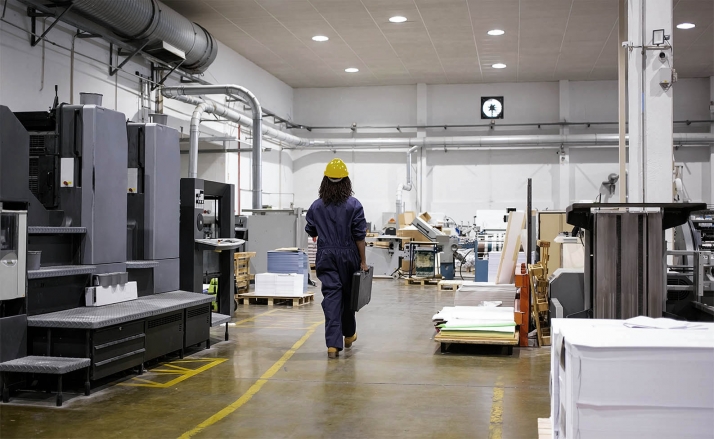 FOES, preocupada por el parón del empleo en servicios e industria