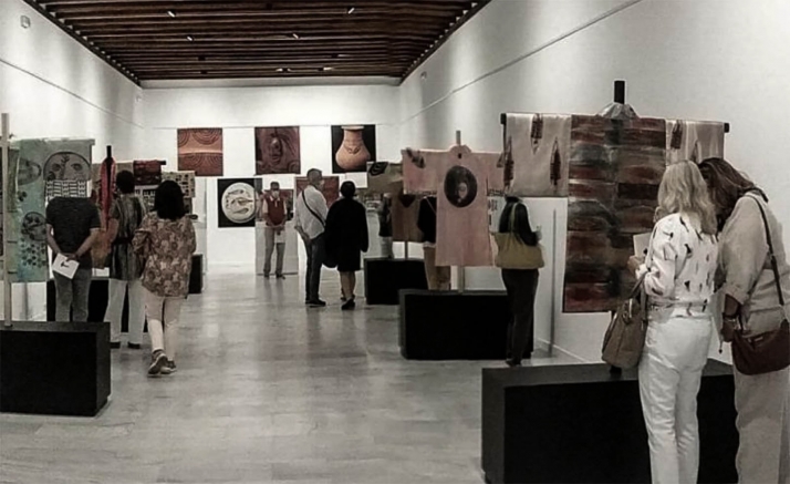 La expo ‘Culturas Transversas. Espacios y tiempos’, hasta el domingo en El Burgo