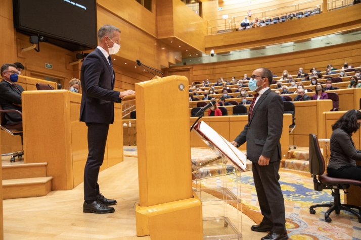 Luis Rey ya es senador